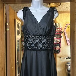 Connected Brand Beautiful Lace Dress (Like New)